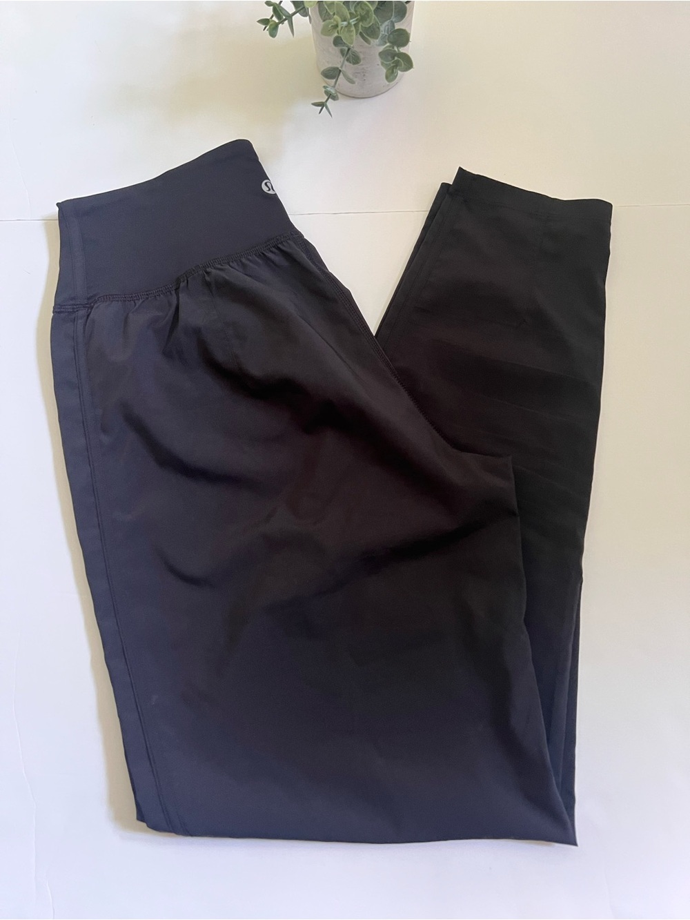 Lululemon Freshly Pant (28") Black Size 4